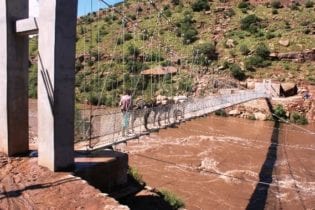 HA Mofutho Pedestrian Bridge image