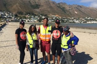 Coca-Cola Peninsula Beverages organised community beach clean-ups from Hermanus to Saldanha Bay over the Easter holidays.