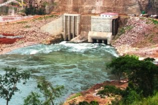 The Laúca Hydroelectric Power Plant, with a power capacity of 2,057 MW, is the largest in Africa (courtesy of Odebrecht)