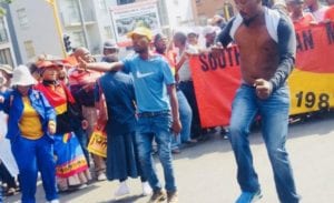 Several intersections in Pretoria CBD were closed off as a large crowd of protesting SA Municipal Workers Union marched to Tshwane House. The SAMWU memorandum was received by city manager Moeketsi Mosola. MEDIA: ANA Reporter