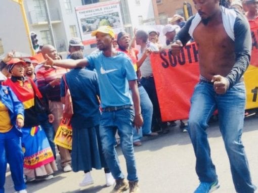 Several intersections in Pretoria CBD were closed off as a large crowd of protesting SA Municipal Workers Union marched to Tshwane House. The SAMWU memorandum was received by city manager Moeketsi Mosola. MEDIA: ANA Reporter