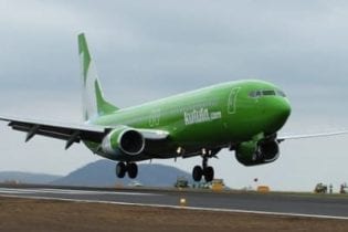 Kulula plane takes off