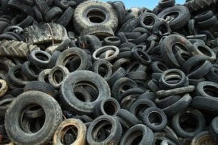 Waste tyres image