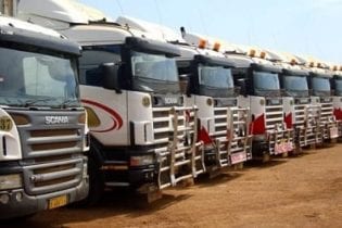 Snyman Transport trucks image