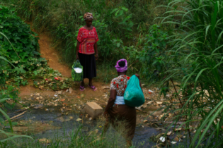 African women access to water