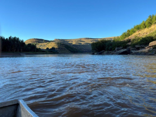 Most patients, workers, and visitors need to cross the Senqu or Orange River by boat or 4x4 only