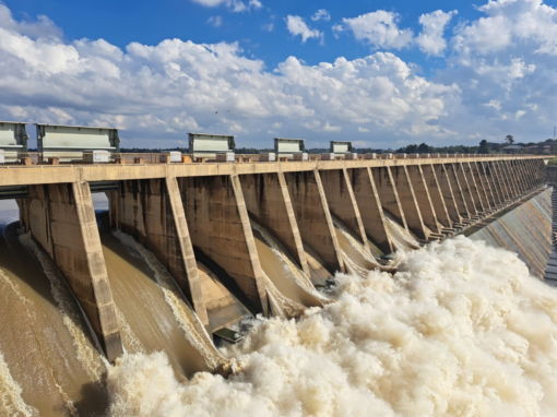 Vaal Dam Five sluice gates opened