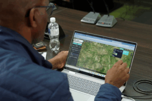Digital Earth Digital twin on laptop