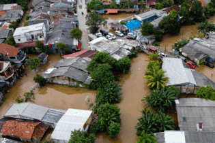 flooding around houses health impact
