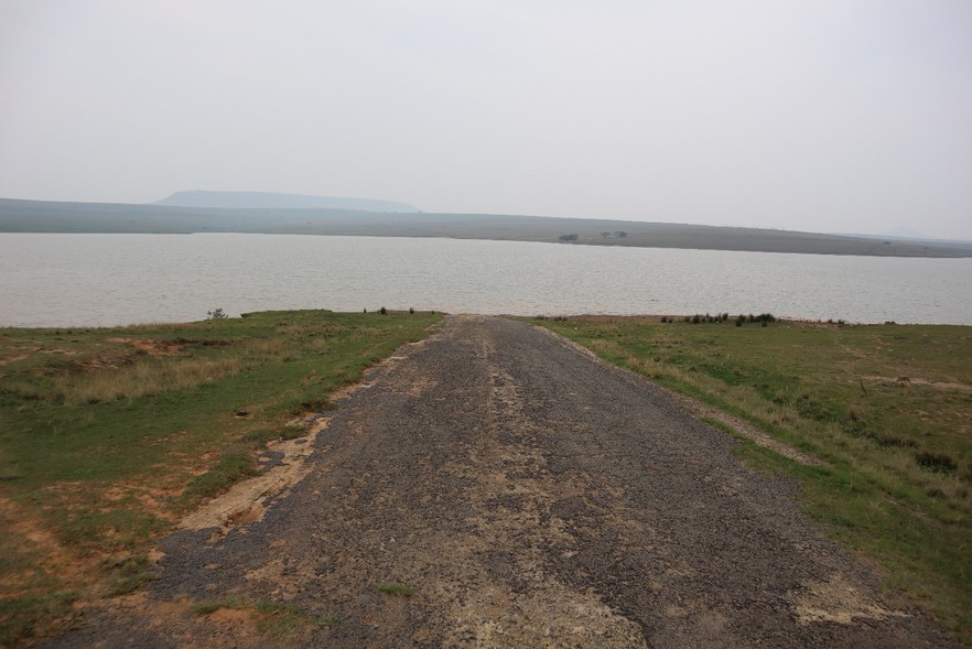The old road between Oliviershoek and Rookdale