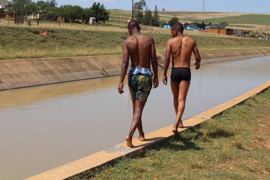 Tugela-Vaal canal is open and unfenced