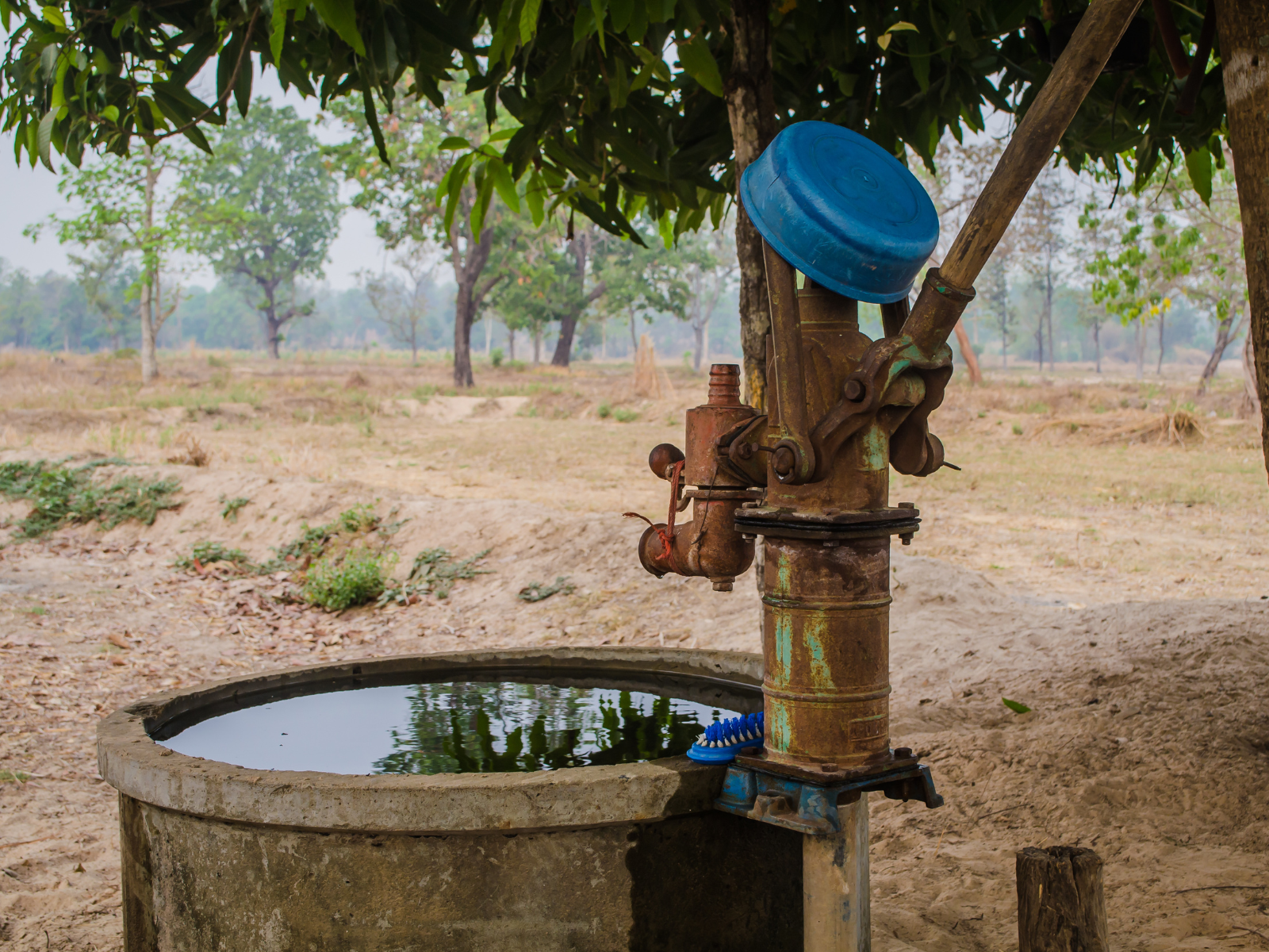 manual pumping ground water