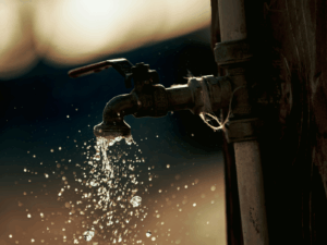 water from a tap in Nqanqarhu