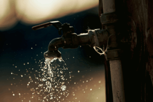 water from a tap in Nqanqarhu