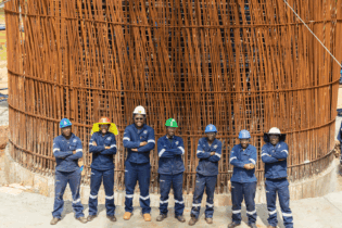 Team building the Goudrand water tower