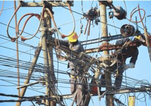 public service fixing electrical wires