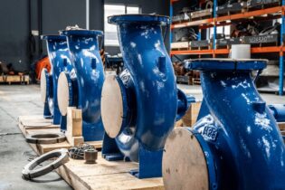 APE Pumps blue sprayed pumps