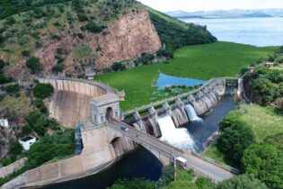 Magalies Water on Hartbeespoort Dam top view of bridge