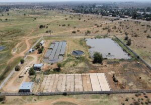 Close aerial: Warrenton WWTW showing the Pasveer ditch