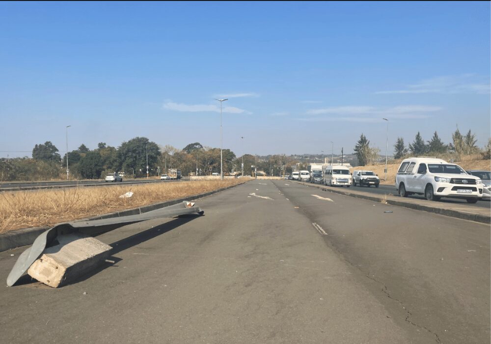 taxi using normal public road and not bus lane