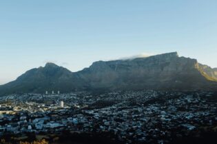 Cape Town table mountain view of properties
