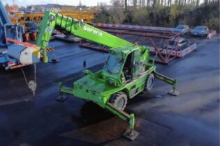 Sarens material handling equipment