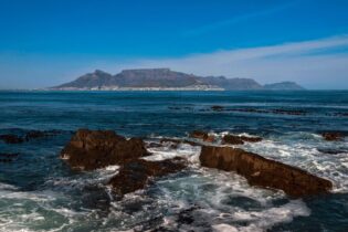 Cape_Town_and_mountains_from_public_viewpoint_on_Robben_Island