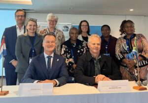 The Declaration of Intent was signed Dr Sean Phillips, Director-General and Jeroen Haan, President of the Dutch Water Authorities (Unie van Waterschappen).