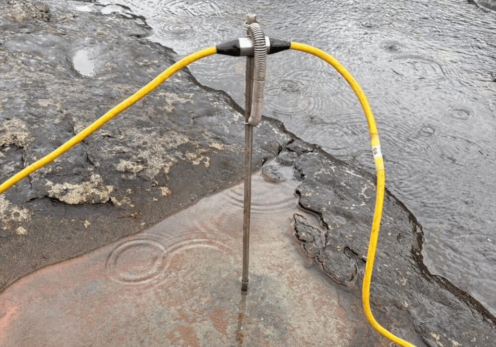 electrode cemented into stone and water